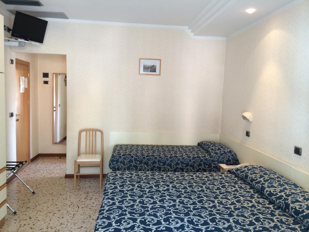 Hotel Royal Misano Adriatico Bilik gambar